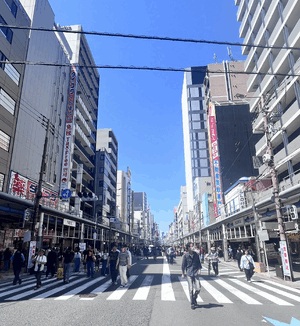 とも
